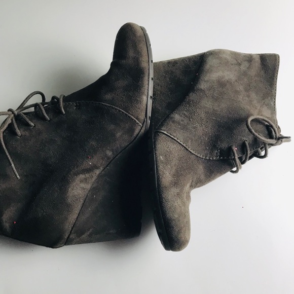 Shoes - Clarks Artisan Brown Suede Wedge Lace Up Boots